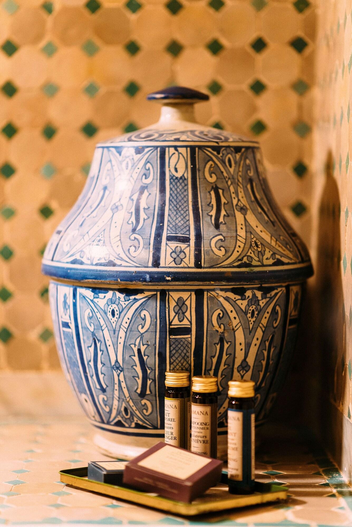 Maison Bleue And